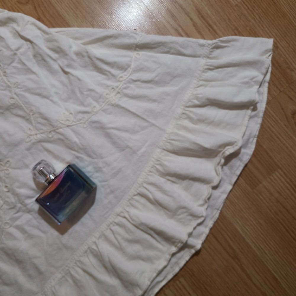 Little white dress. - Picture 8 of 16